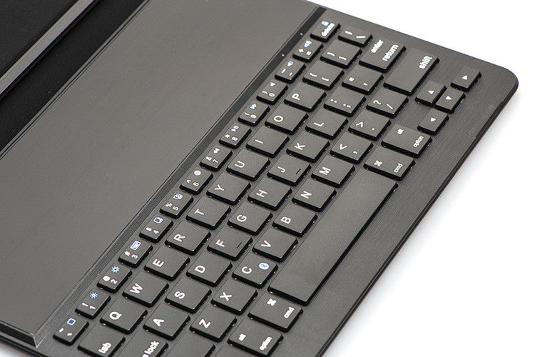 iPad Air 2 case with magnetic bluetooth keyboard